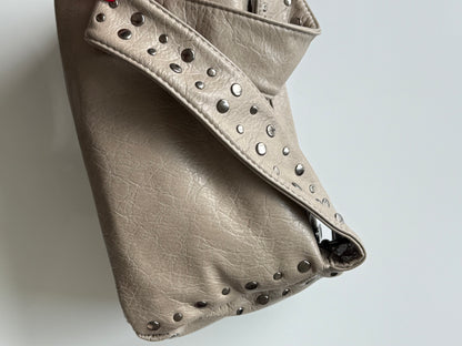 Can’t Be Borrowed Bag